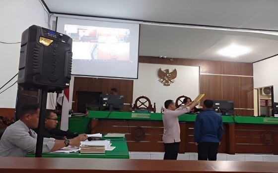 Keterangan Foto:
 
Kajari Padangsidimpuan, Lambok MJ Sidabutar, memberikan kesaksian dalam sidang prapidana penetapan MKS (inisial) sebagai tersangka kasus dugaan korupsi ADD Kota Padangsidimpuan tahun 2023 di PN Padangsidimpuan, Kamis (1/8/2024).