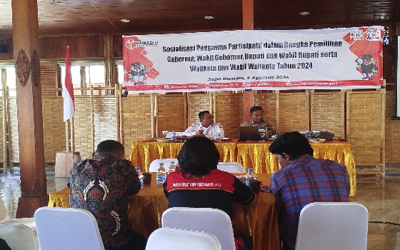 Bawaslu Tapsel ajak masyarakat awasi Pemilu 2024, pastikan Pilkada bersih dan transparan. Sosialisasi di Aula Sopo Namora, Tapanuli Selatan.