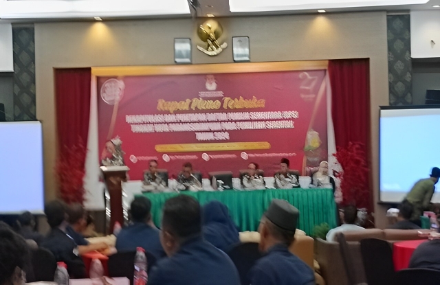 Teks Fhoto : Kota P. Sidimpuan siap gelar Pilkada 2024! 162.179 pemilih siap menentukan nasib kota. Ketua KPU Kota P. Sidimpuan, Tagor Dumora Lubis, menekankan pentingnya partisipasi aktif masyarakat dalam proses demokrasi.