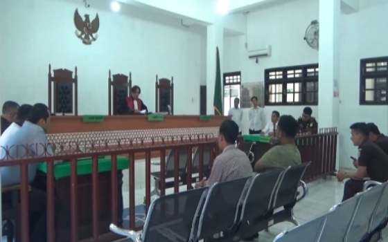 Keterangan Foto:
 
Sidang praperadilan kasus dugaan korupsi Alokasi Dana Desa (ADD) Kota Padangsidimpuan tahun anggaran 2023 di Pengadilan Negeri Padangsidimpuan, Senin (5/8/2024). Hakim mengabulkan permohonan Mustapa Kamal Siregar dan memerintahkan Kajari Padangsidimpuan untuk membebaskannya.