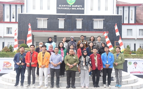 Teks Fhoto : Dolly Pasaribu, seorang Bupati petahana dengan dukungan perseorangan dalam persiapan Pemilihan Kepala Daerah di Tapanuli Selatan Ta. 2024