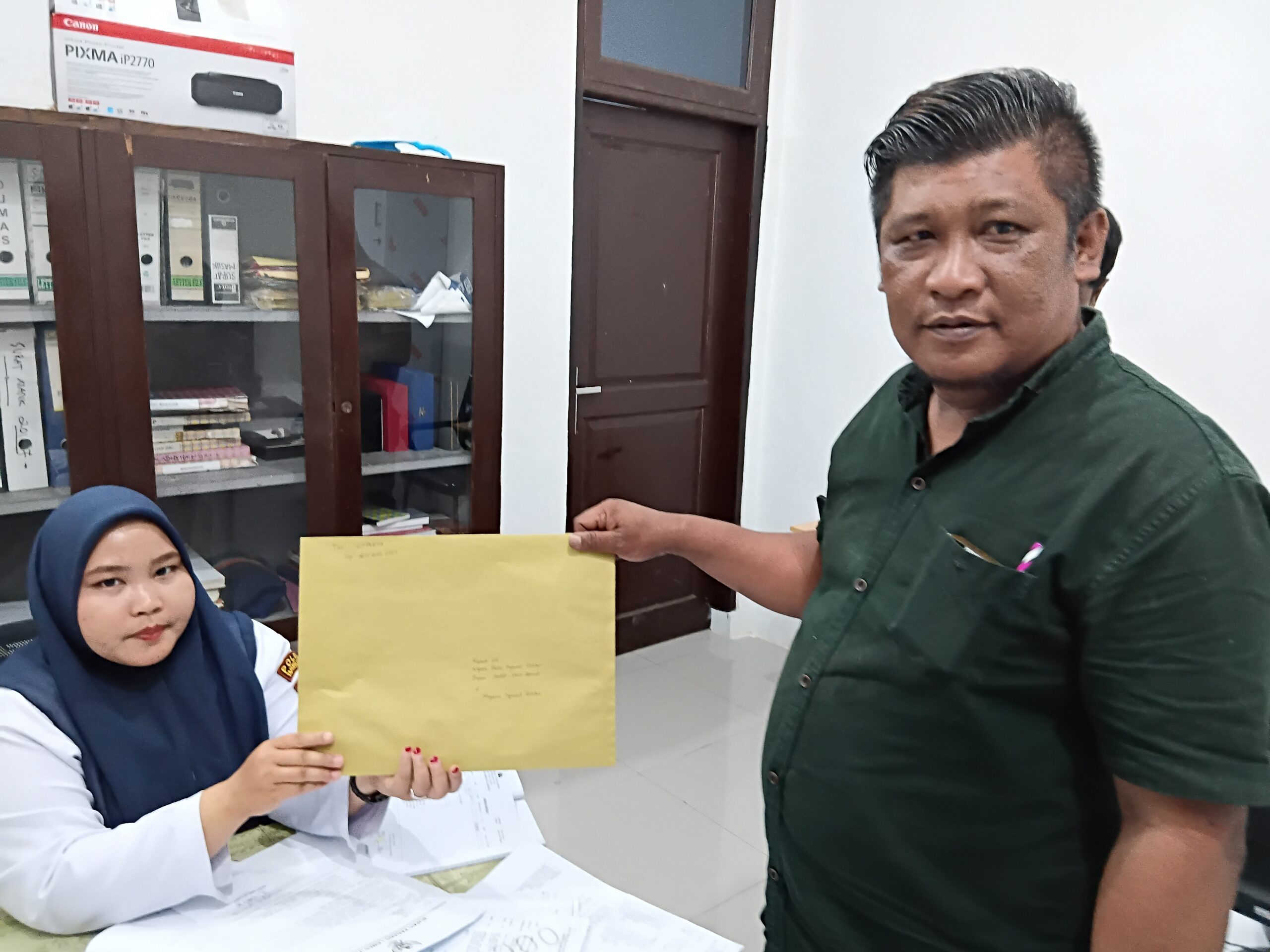 Aktivis GAPERTA resmi laporkan dugaan pungli di Puskesmas Sayurmatinggi ke Polres Tapsel (foto: KompasReal.com)