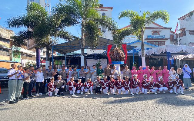 Keterangan Foto: Kapolres Padangsidimpuan resmikan Tugu Salak Knalpot Brong sebagai simbol kampanye edukasi lalu lintas.