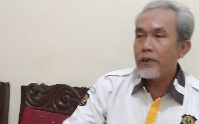 Keterangan foto: Erijon DTT, dari AWP2J Indonesia, meminta DPRD Kota Padangsidimpuan lakukan pengawasan Anggaran sewa Gedung di Bidang PBJ Pemko Padangsidimpuan.