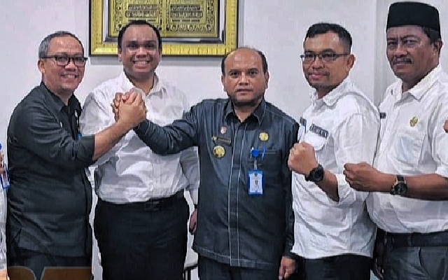 Keterangan Foto: Wali Kota Padangsidimpuan mengangkat Rahmat Marzuki Nasution sebagai Plt Sekda.