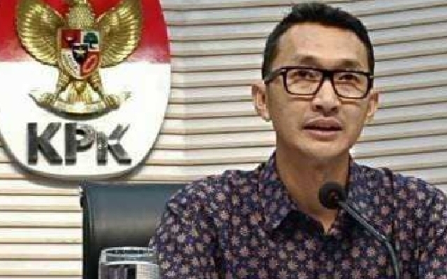 Foto:  Budi Prasetyo, Juru Bicara KPK, memberikan klarifikasi terkait OTT.