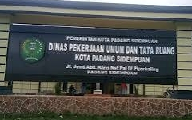 Keterangan Gambar : Kantor Dinas Pu Kota Padangsidimpuan. 