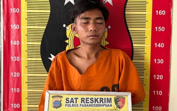 Keterangan Foto: Samsuddin Harahap pelaku curat yang diduga telah melakukan aksi kejahatan di beberapa lokasi di Padangsidimpuan