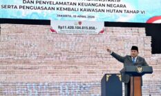 FANTASTIS! KEJAGUNG SERAHKAN DENDA ADMINISTRATIF BERNILAI TRILIUNAN RUPIAH KE NEGARA