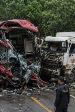 Kecelakaan Maut Bus dan Truk Tangki di Sumsel, Belasan Penumpang Dilaporkan Tewas