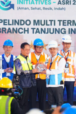 Pelabuhan Tanjung Intan Raih Penghargaan Green and Smart Port 2026