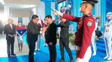 Yusril Ihza Mahendra Terima Penghargaan Kartika Astha Brata Utama dan Alumni Kehormatan IPDN Jatinangor