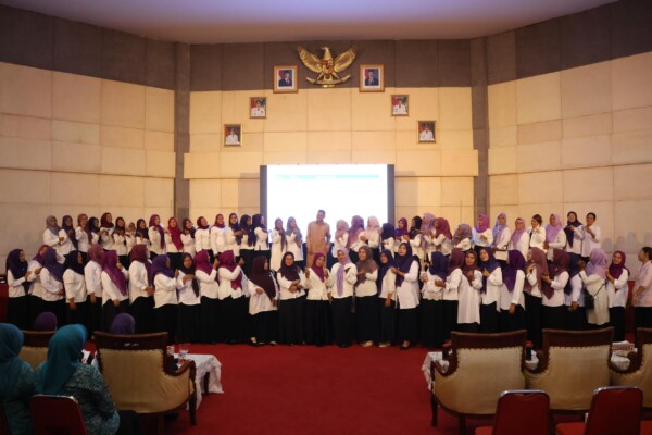 Ketua Tim Pembina Posyandu Tapsel Ny. Murni Gus Irawan Sosialisasikan Transformasi Posyandu 6 SPM (Istimewa)