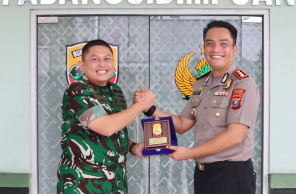 Kapolres Padangsidimpuan AKBP NOVAL N.G. DESKY, S.H., S.I.K., M.H. Silaturahmi dan Audiensi ke Rumah Sakit TNI-AD TK IV 01.07.03 Losung Batu (Istimewa)