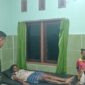 Satgas Yonif 147/KGJ Evakuasi Warga Keracunan ke Puskesmas Distrik Meyado (Istimewa)
