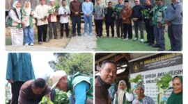 Bupati Tapanuli Selatan H. Gus Irawan Pasaribu bersama Kapolres Tapanuli Selatan AKBP Anton Santoso membagikan dan menanam bibit kopi kepada warga saat kunjungan tur desa (turdes) di Kecamatan Sipirok, Arse, hingga Saipar Dolok Hole, Sabtu-Minggu (5-6/09/2026). Kegiatan ini merupakan bagian dari dukungan pemerintah daerah dan Polri terhadap program hilirisasi kopi guna meningkatkan kesejahteraan petani setempat. (istimewa)
