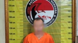 Pria berinisial MTN (45 tahun) dengan barang bukti (Istimewa)