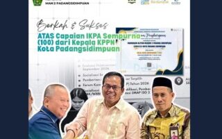 Penyerahan Sertifikat Penghargaan Nilai IKPA Sempurna (100) dari Kepala KPPN Kota Padangsidimpuan kepada Kepala Madrasah MAN 2 Padangsidimpuan, Lobimartua Hasibuan. ( Kemenag MAN 2 Padangsidimpuan)
