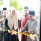 Wakil Bupati Mandailing Natal  Atika Azmi Utammi Nasution meresmikan Kantor Cabang PT Mizan Haromaen. (istimewa)
